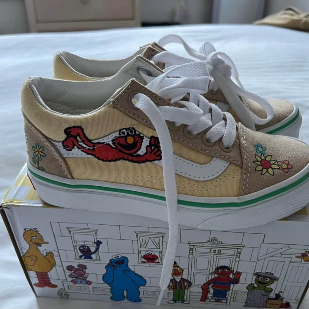 Brand New Sesame Street Kids Shoes - Tan and White